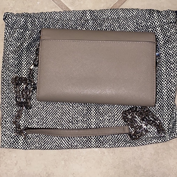 Gray Tory Burch wallet on chain crossbody - Picture 3 of 5